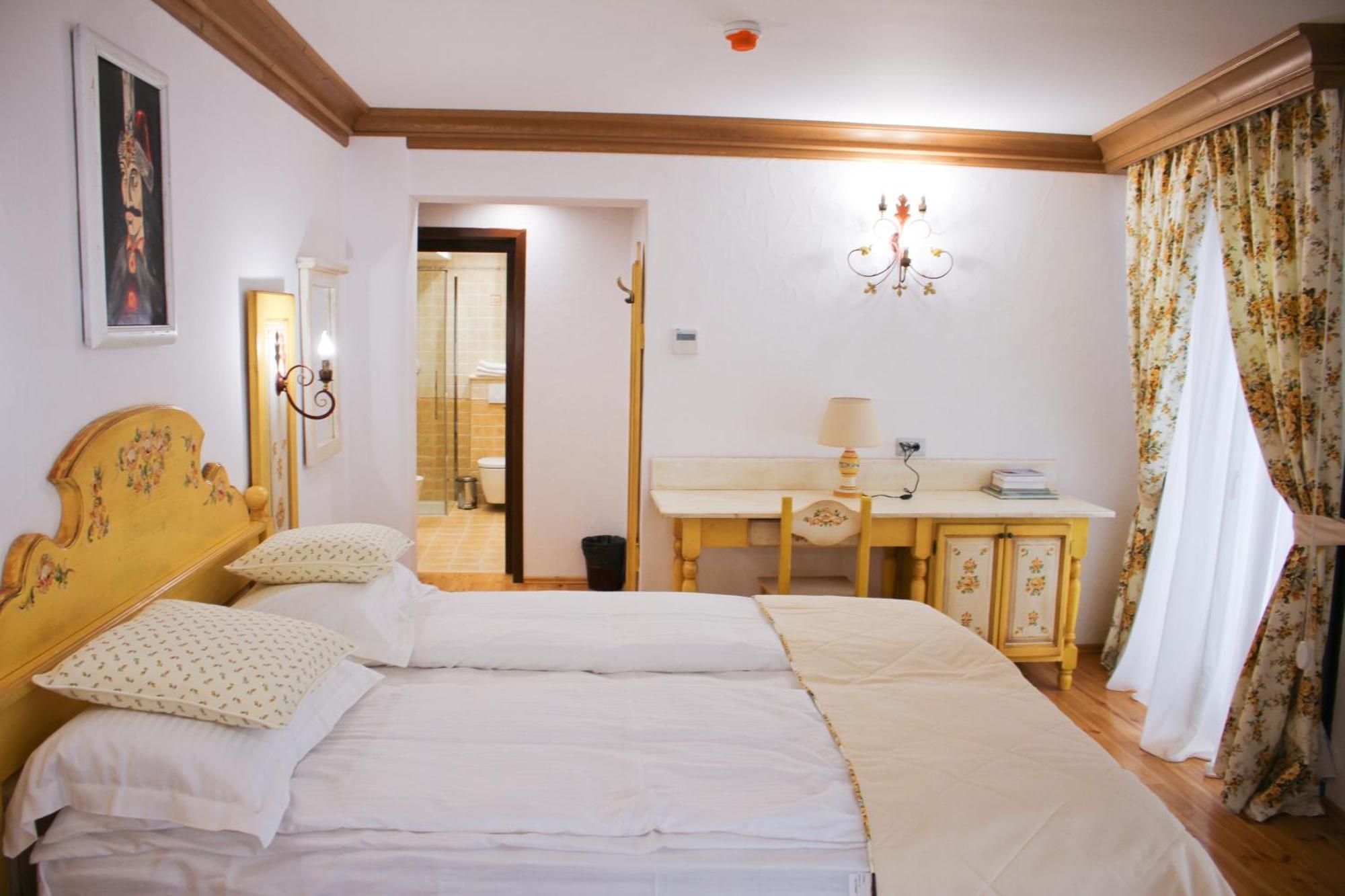 Casa Comana Boutique Hotel Bucharest Exterior photo