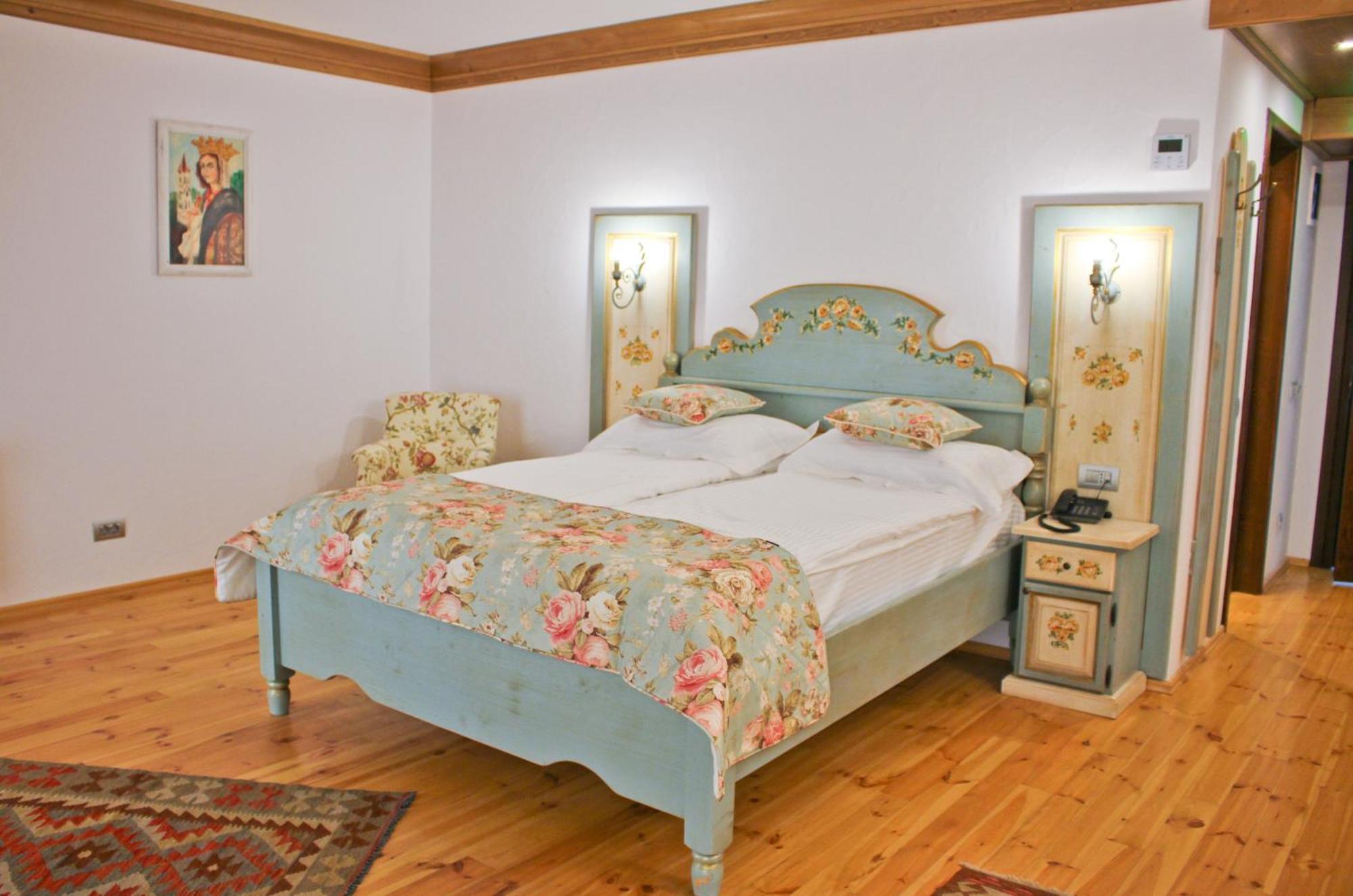 Casa Comana Boutique Hotel Bucharest Exterior photo
